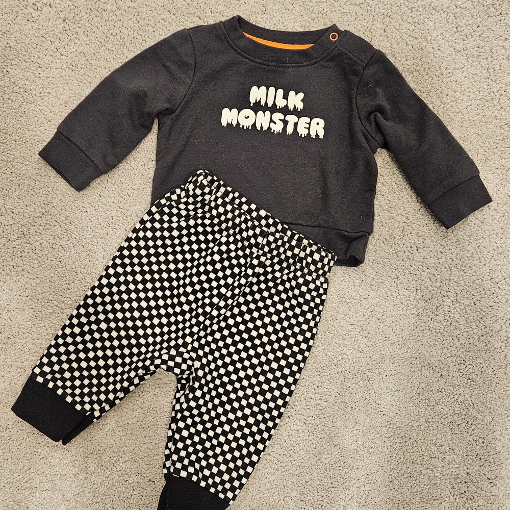 Cat & Jack Black and White Milk Monster Set